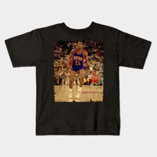 Isiah Thomas - Vintage Design Of Basketball Kids T-Shirt